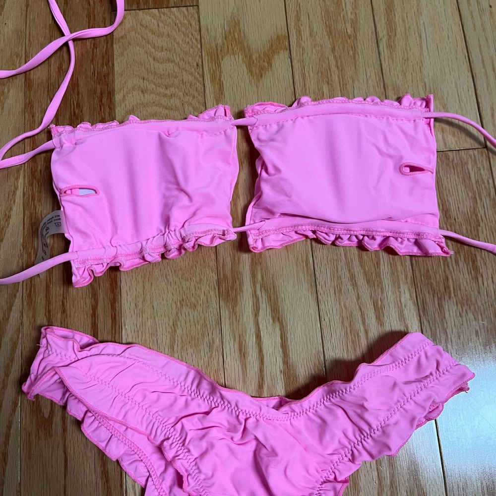 Bikini - Picture 4 of 4